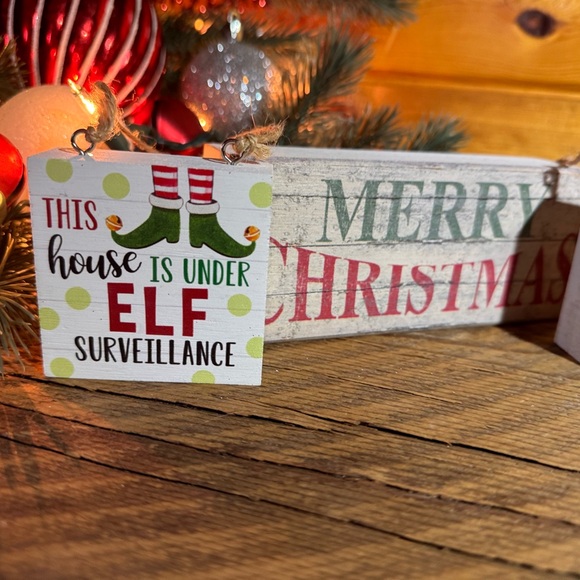🎄$5 DEAL🎄Festive Christmas Mini Sign Set - Red and Green (see measurements) - Picture 6 of 7